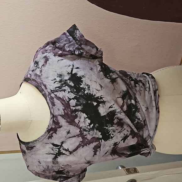 Black and purple tie dye t shirt - Picture 3 of 4